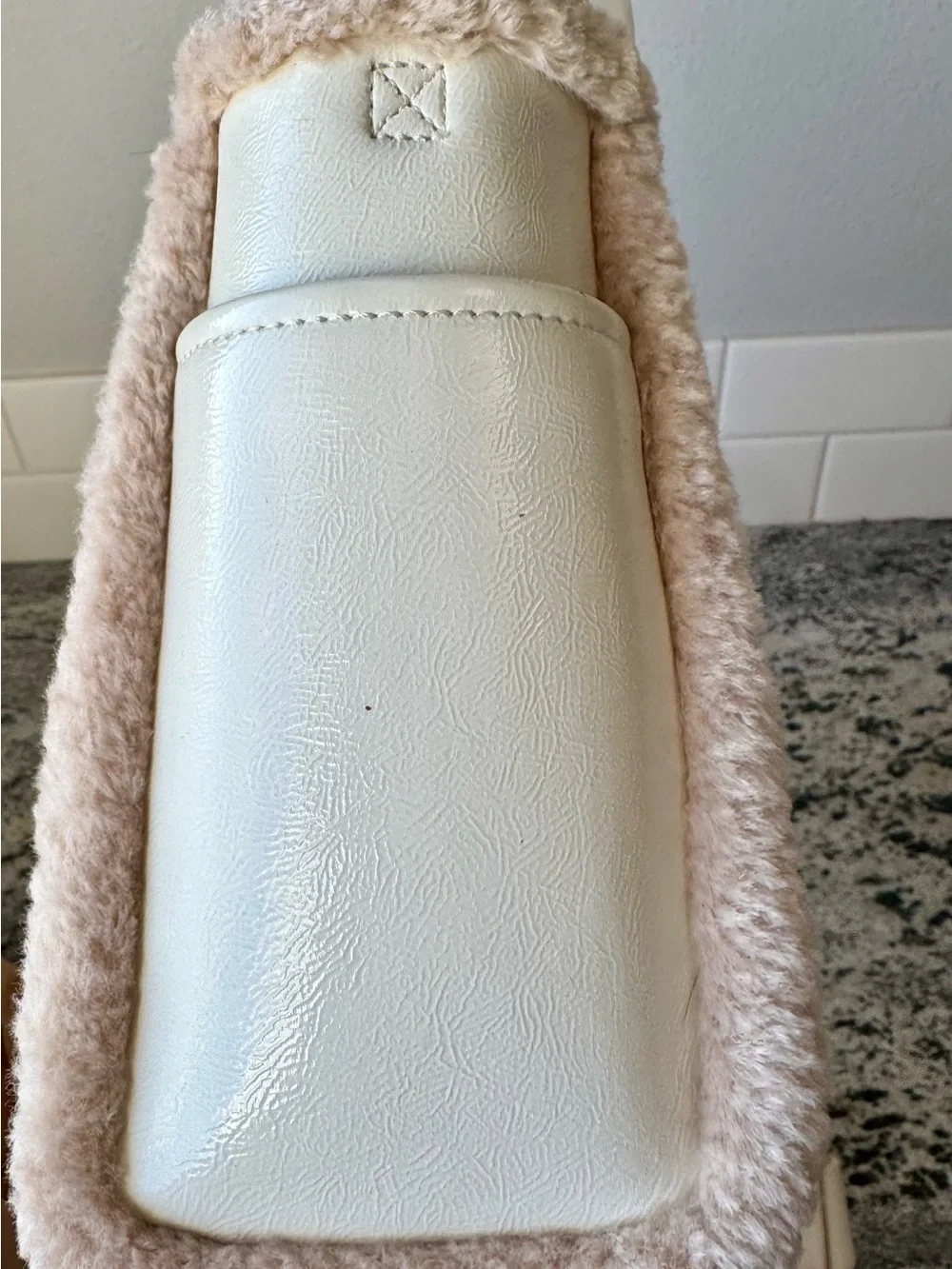 kate spade Jett Faux Shearling Small Tote in Meringue/Winter White. VGUC